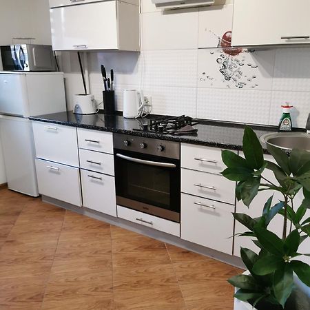 Studio Apartment In The Center Shostka Exterior photo